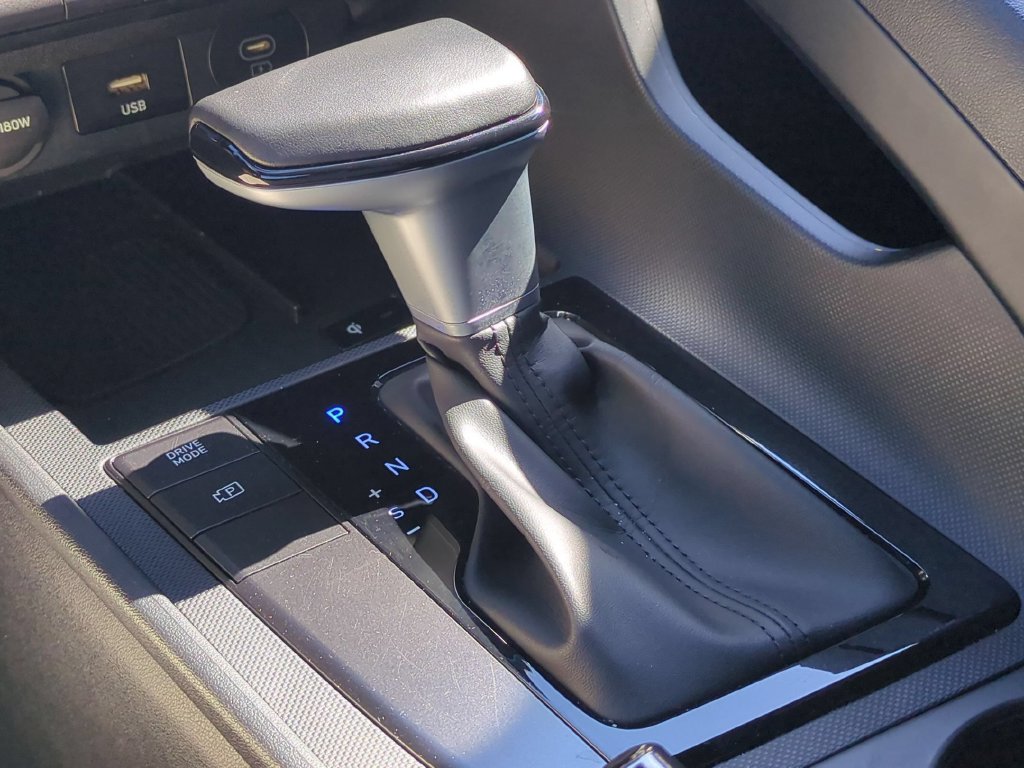 Used 2026 Hyundai Elantra Sport FWD image 19