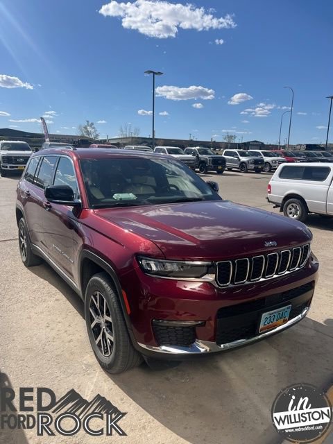 Used 2023 Jeep Grand Cherokee L Limited AWD/4WD image 3