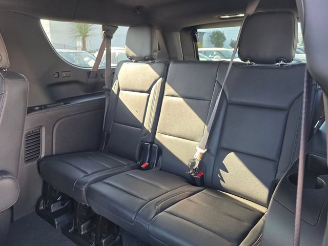 Used 2024 Chevrolet Suburban LT RWD image 18
