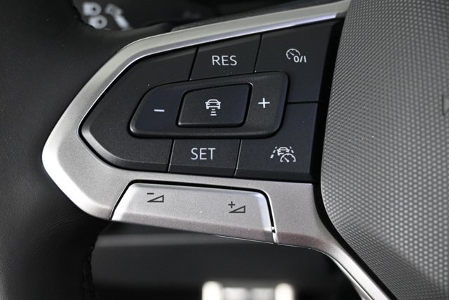 New 2026 Volkswagen Atlas Cross Sport SEL Premium R-Line image 24