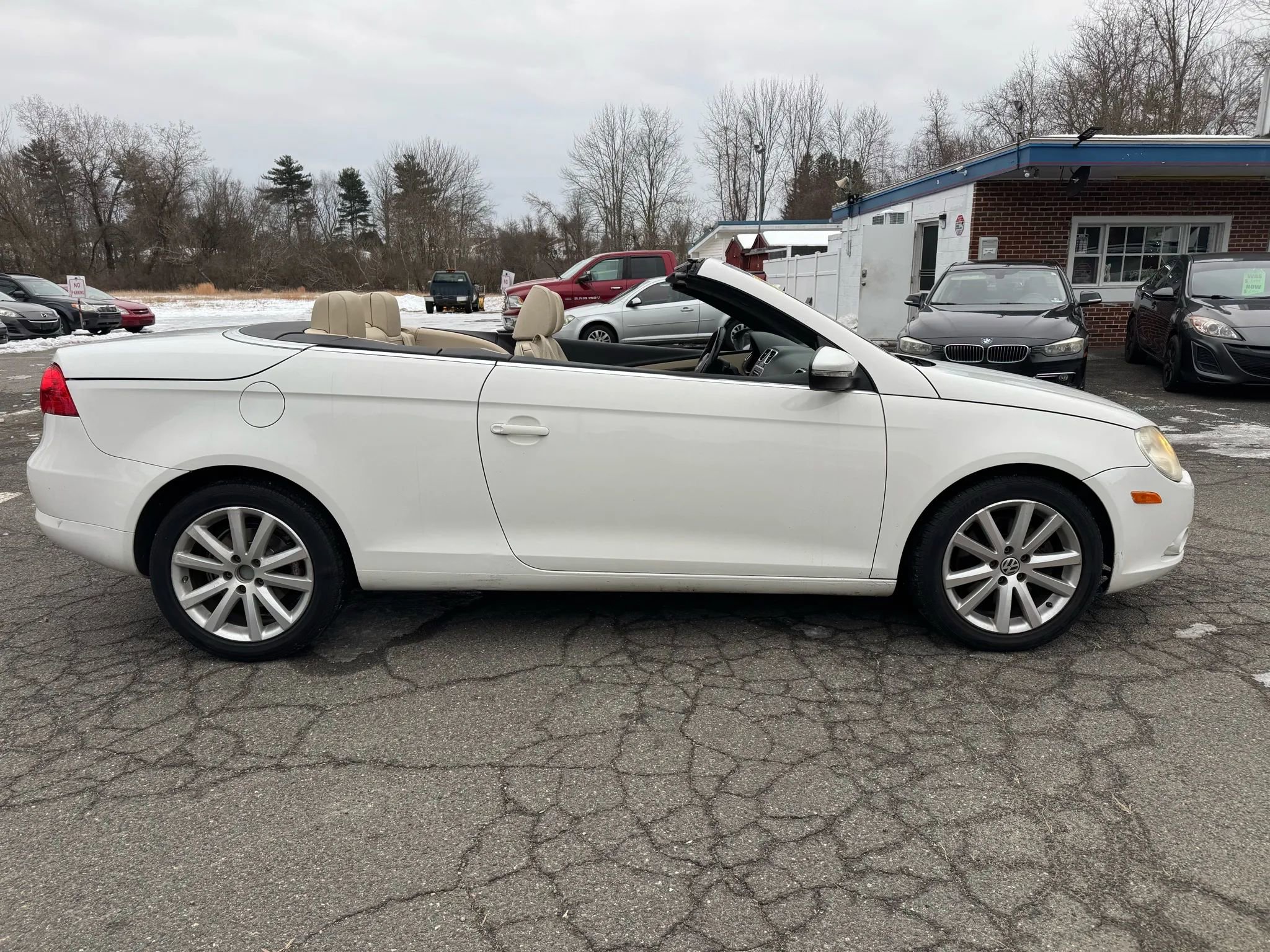 Used 2010 Volkswagen Eos Komfort image 5