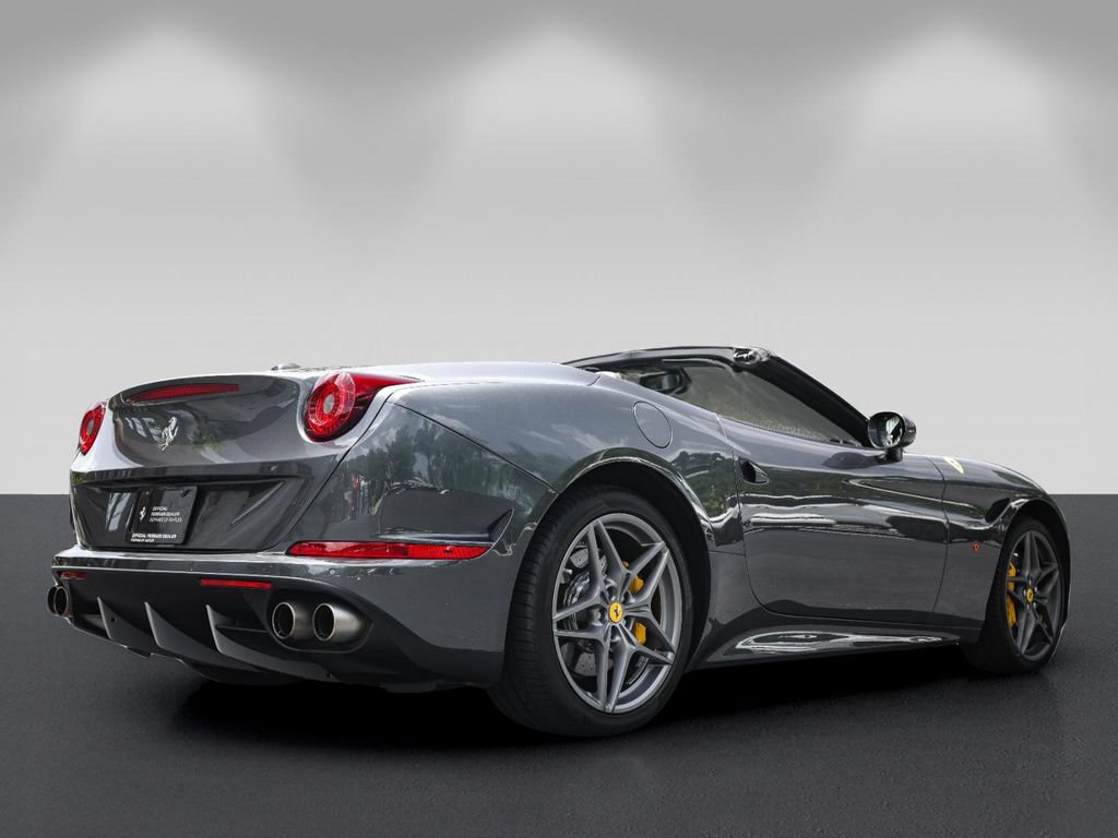 Certified 2016 Ferrari California T RWD image 3