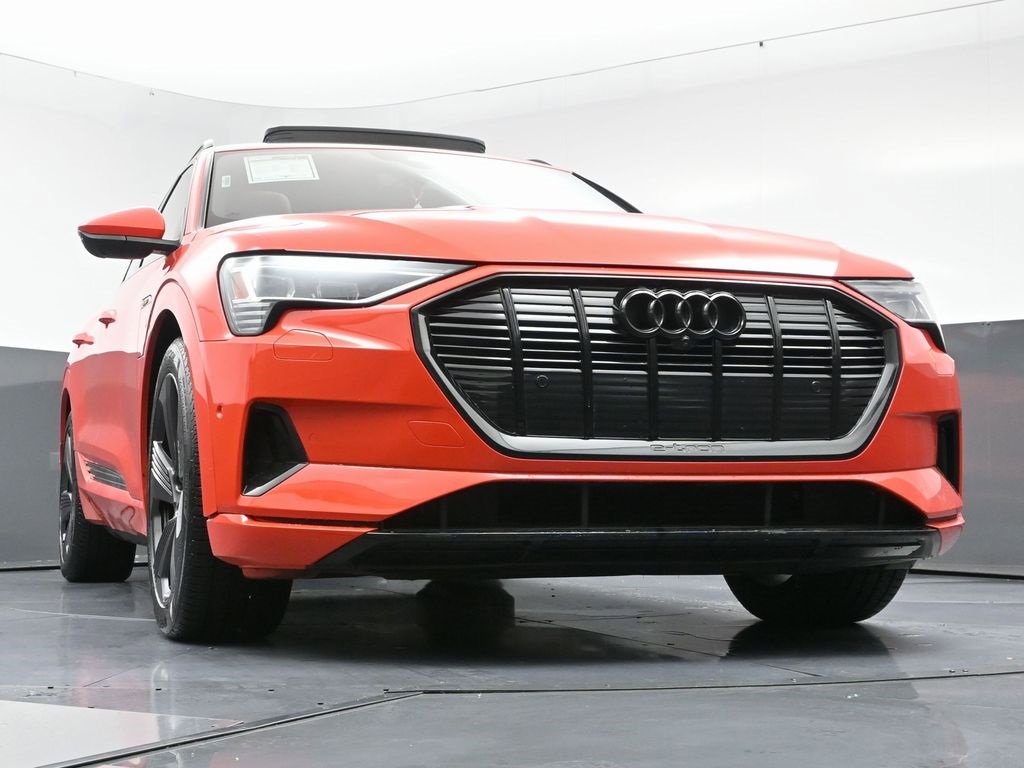 Used 2022 Audi e-tron Premium Plus w/ Premium Plus Package image 53