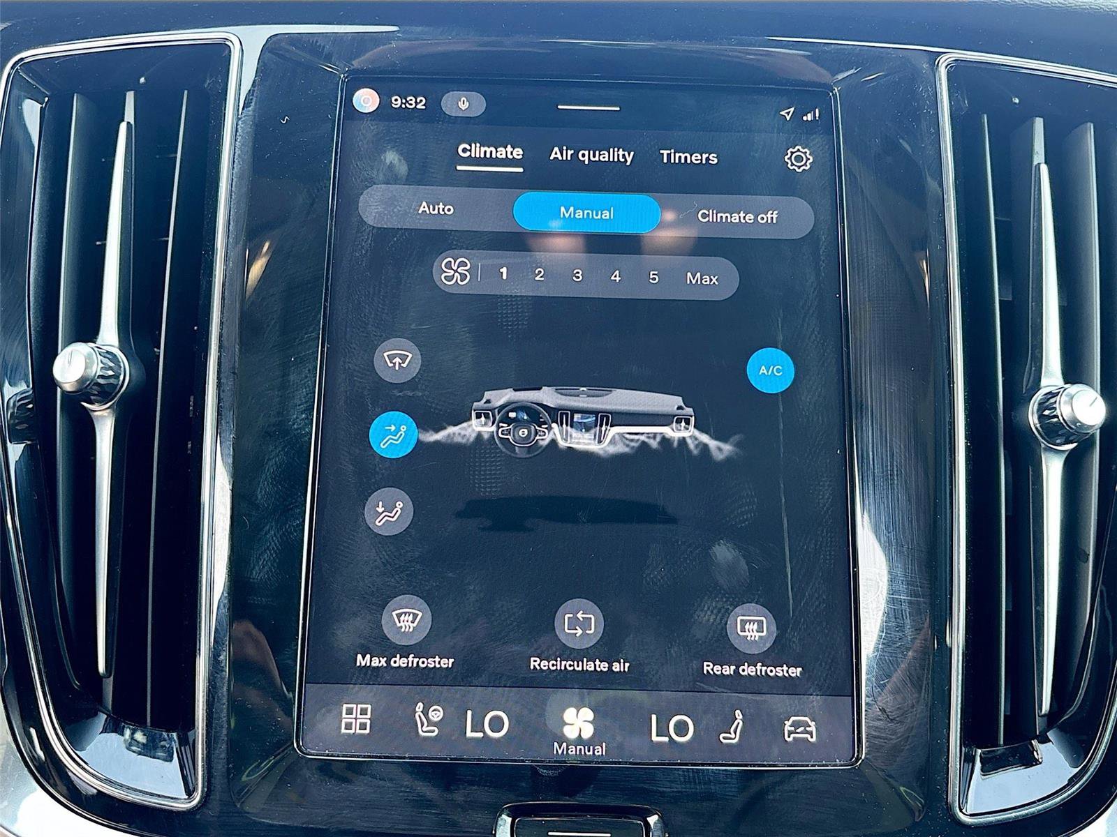 Used 2025 Volvo V60 B5 Cross Country Plus image 15