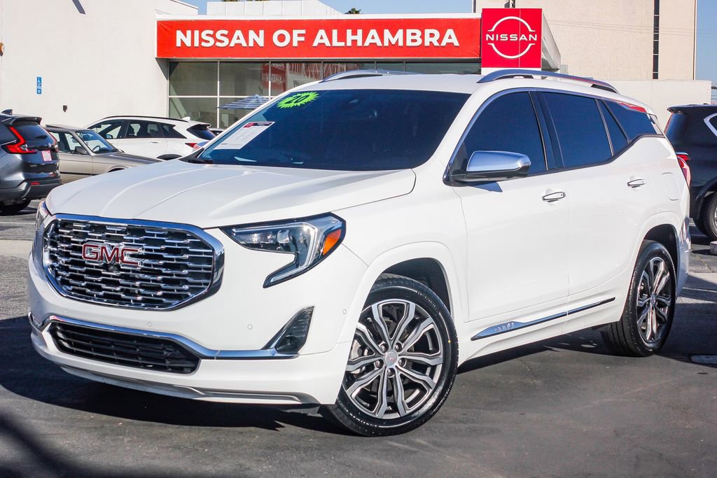 Used 2020 GMC Terrain Denali w/ Denali Premium Package image 2