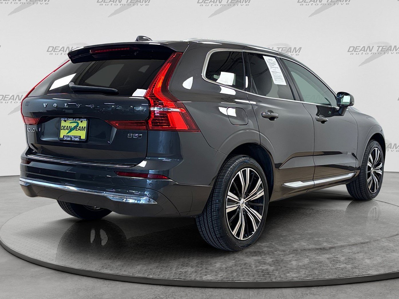 Used 2022 Volvo XC60 B5 Inscription w/ Climate Package AWD/4WD image 4