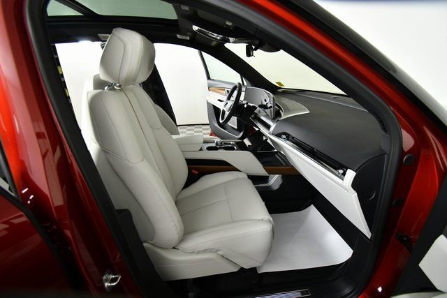 New 2026 Cadillac Vistiq Luxury w/ LPO, Floor Liner Package image 14