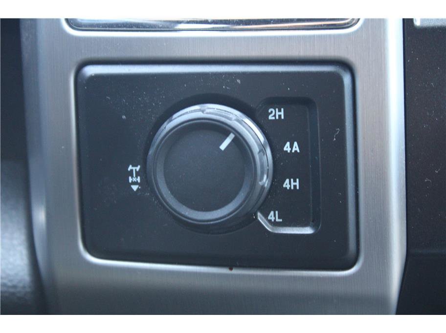 Used 2015 Ford F150 Platinum w/ Technology Package image 33