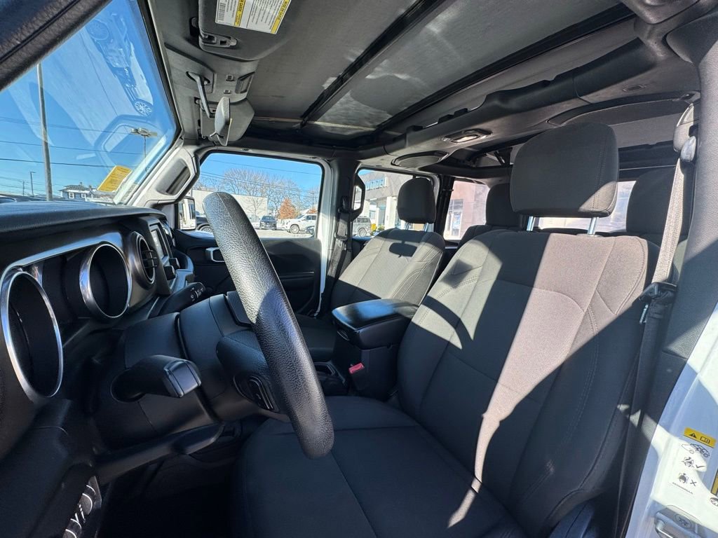 Used 2018 Jeep Wrangler Unlimited Sport image 17