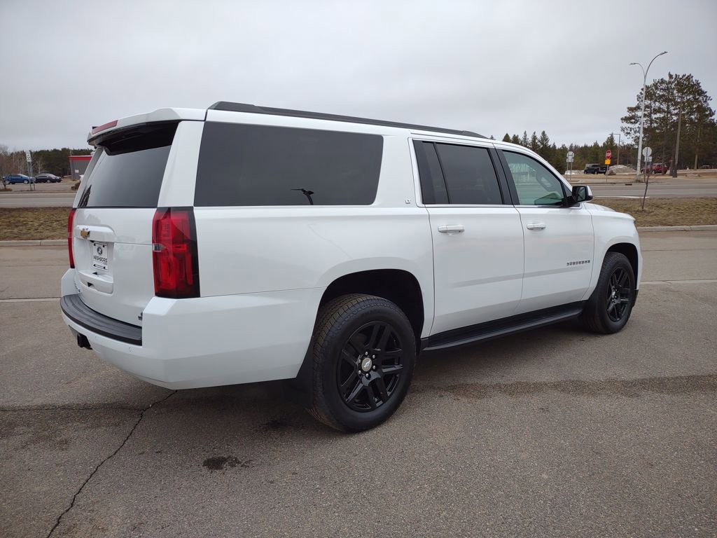 Used 2017 Chevrolet Suburban LT image 5