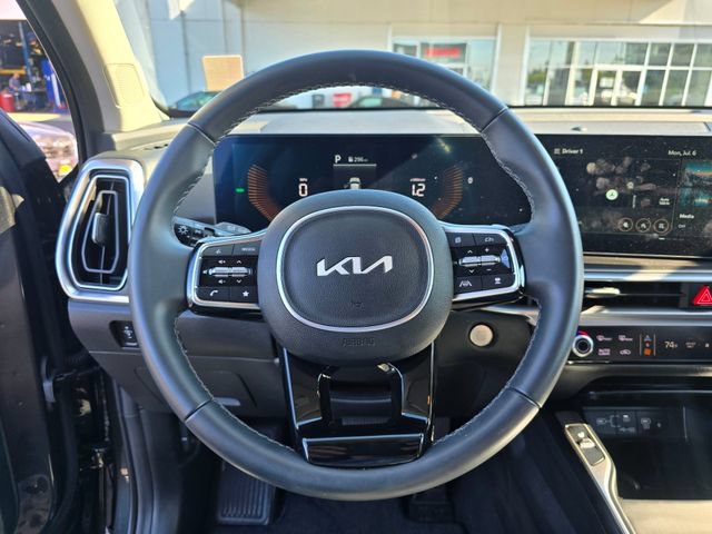 Certified 2025 Kia Sorento EX AWD/4WD image 24