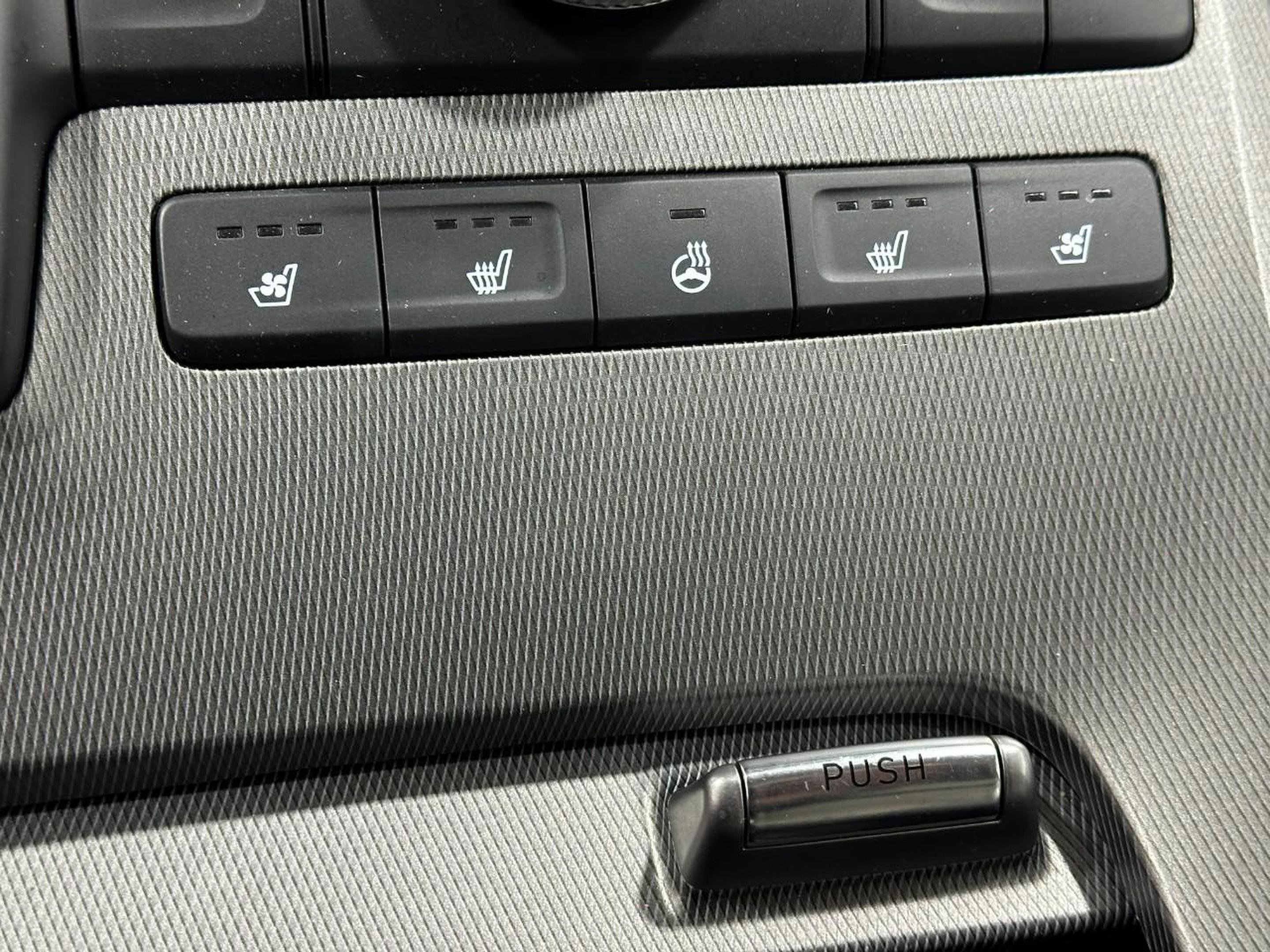 Used 2021 Hyundai Palisade Limited image 26