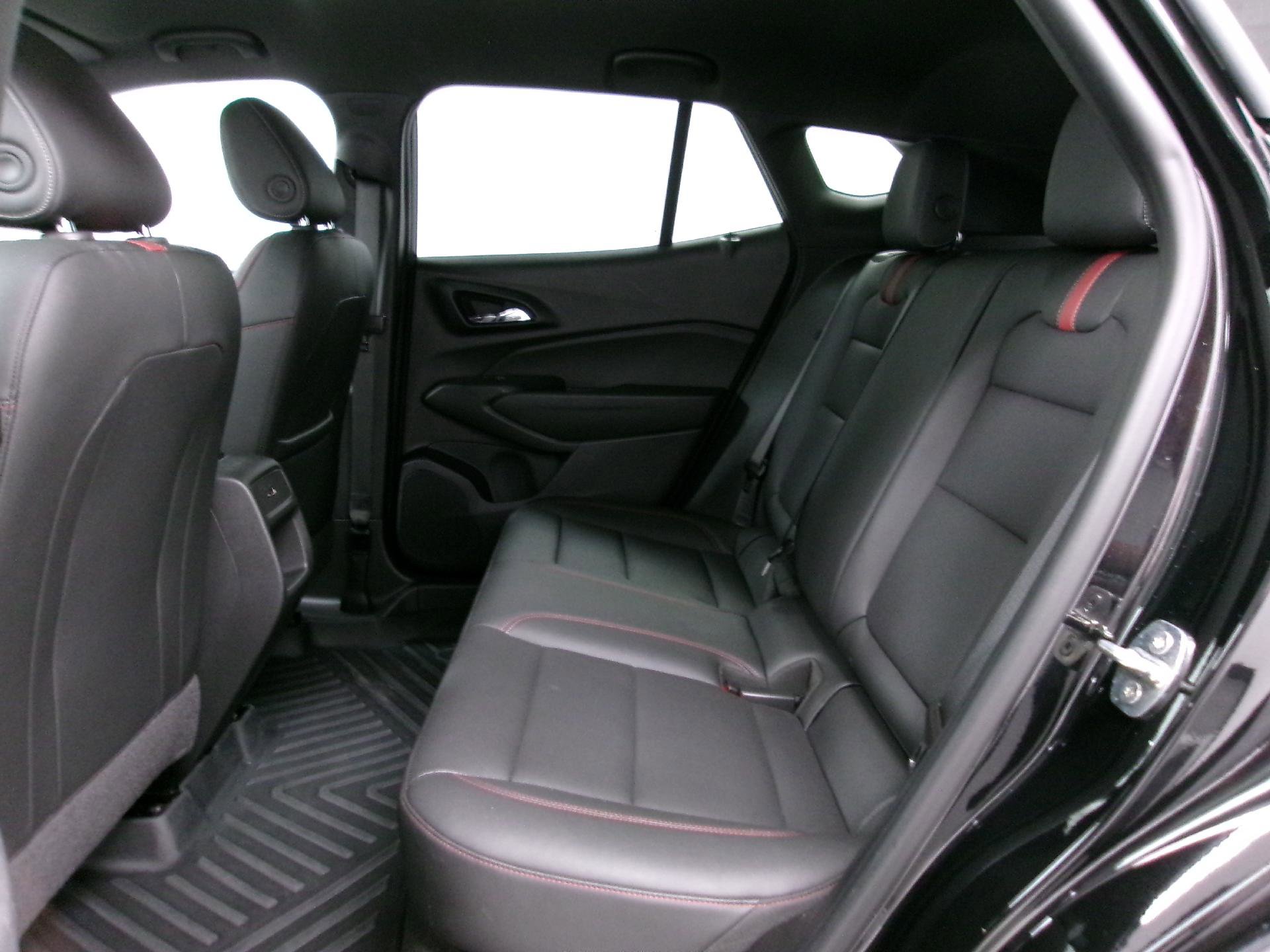 Certified 2024 Chevrolet Trax RS w/ Driver Confidence Package image 9