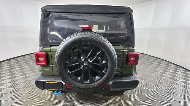 Used 2024 Jeep Wrangler Unlimited Sahara w/ Technology Group AWD/4WD image 4