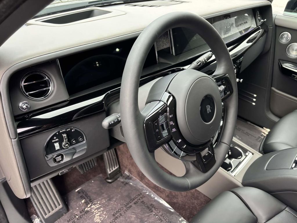 New 2026 Rolls-Royce Phantom Sedan image 19