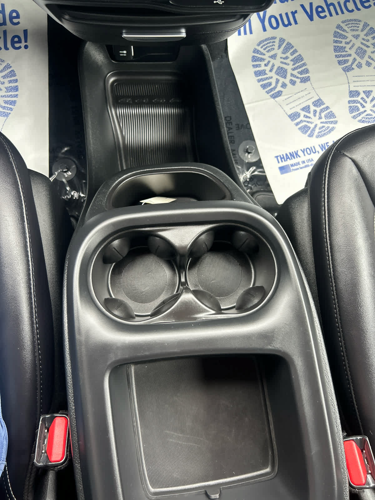 Used 2026 Chrysler Voyager LX FWD image 19
