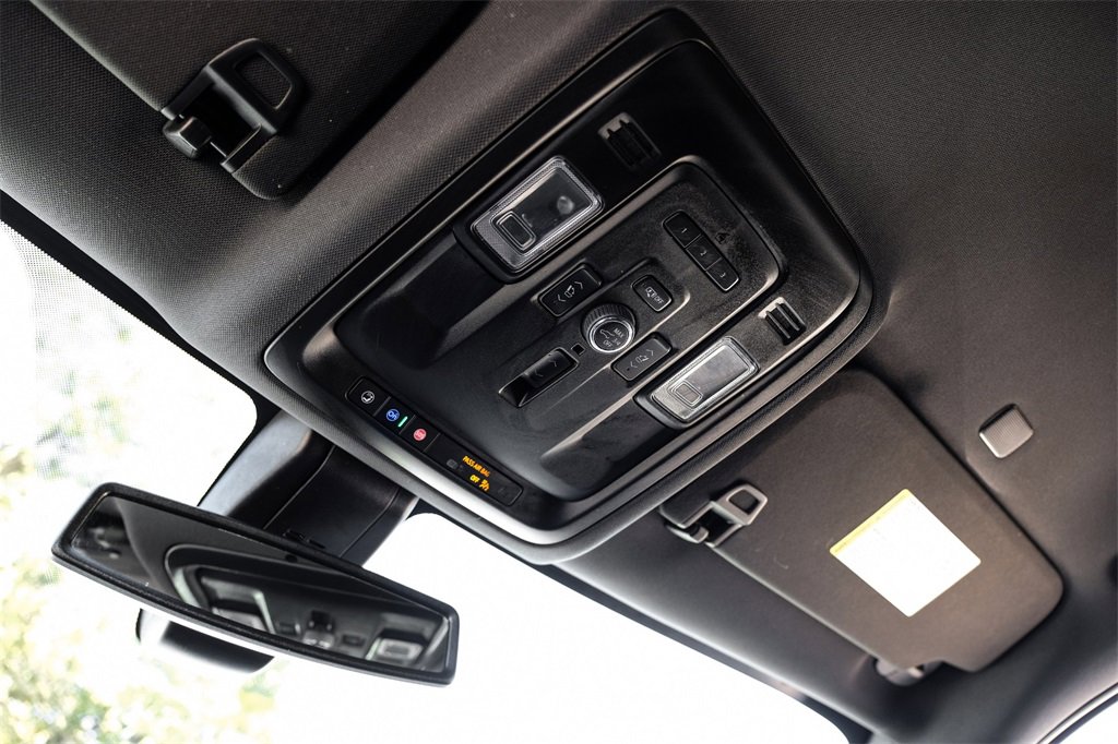 Used 2022 Chevrolet Suburban Premier image 28