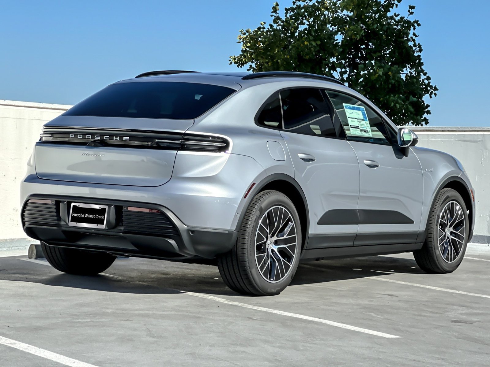 New 2026 Porsche Macan 4 Electric AWD/4WD image 9