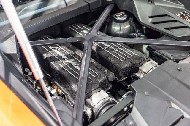 Used 2020 Lamborghini Huracan EVO AWD/4WD image 27