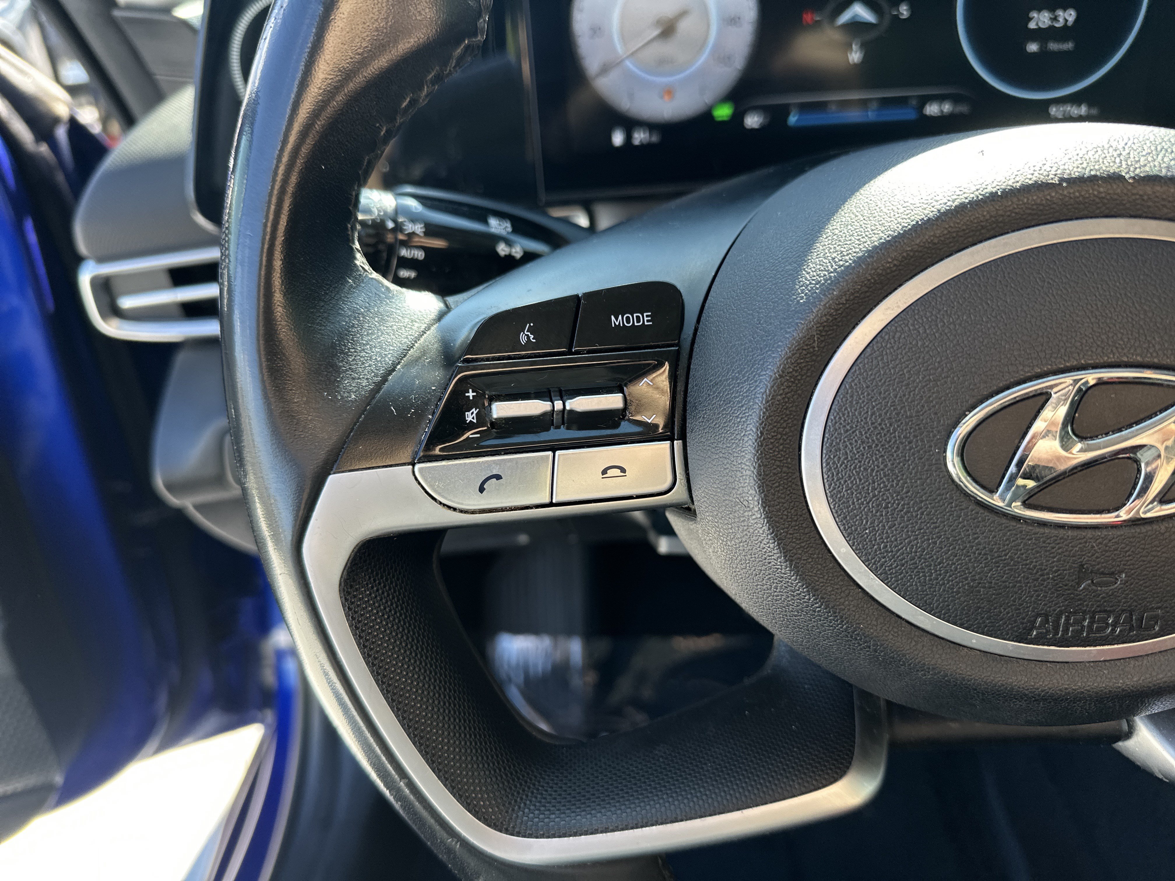 Used 2023 Hyundai Elantra Limited w/ Cargo Package FWD image 19