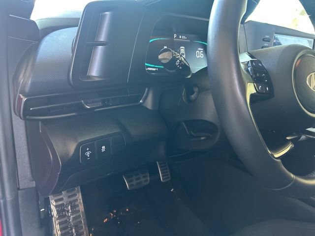 Certified 2025 Hyundai Elantra Sport image 17