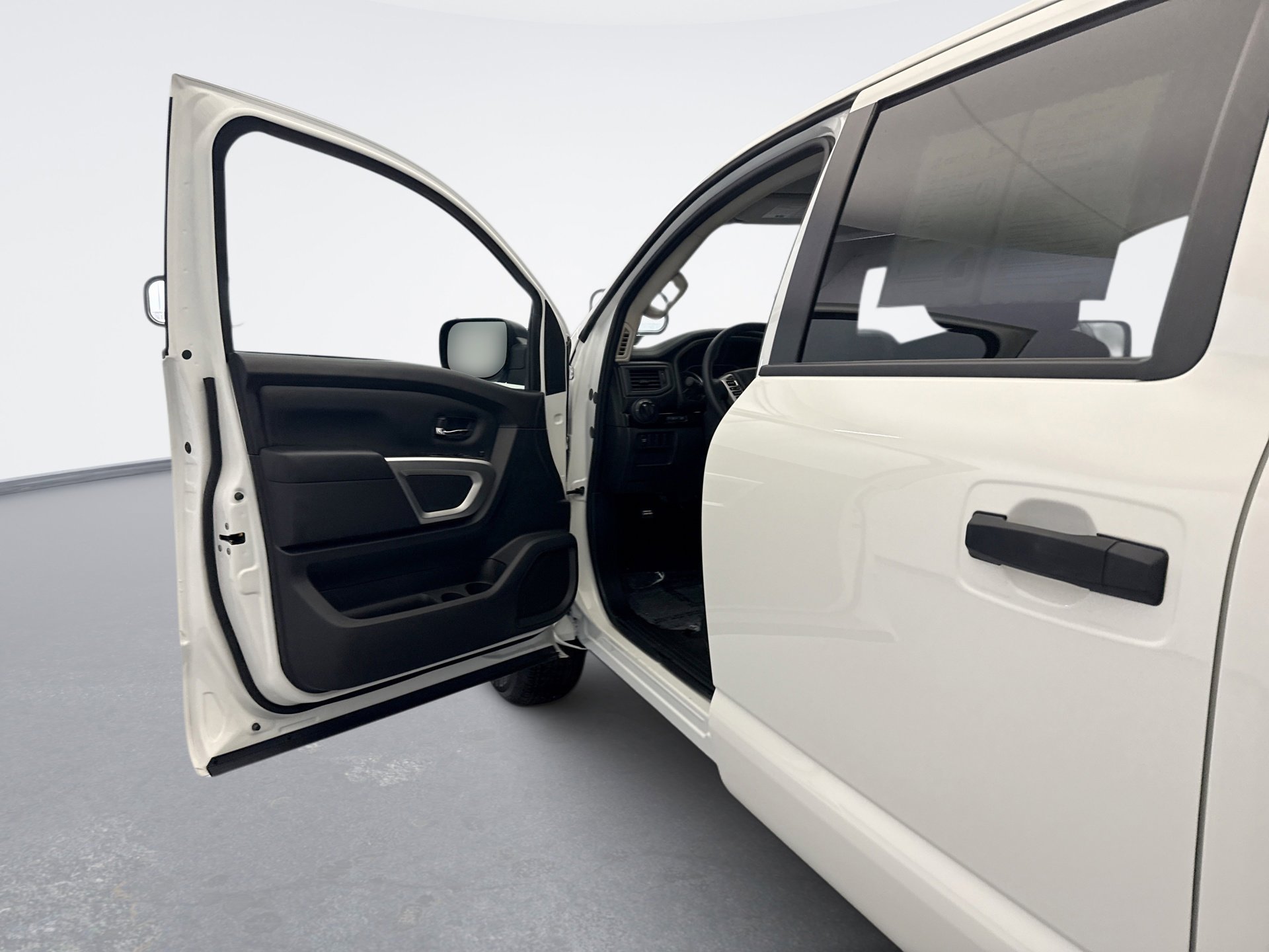 Used 2024 Nissan Titan SV w/ Accessory Utility Package AWD/4WD image 9