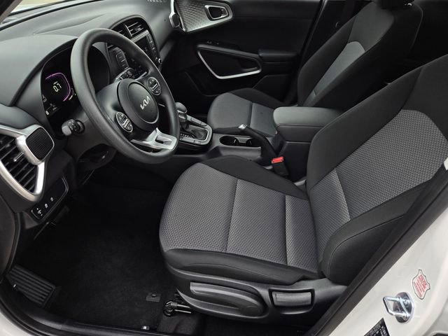 Used 2025 Kia Soul LX image 19