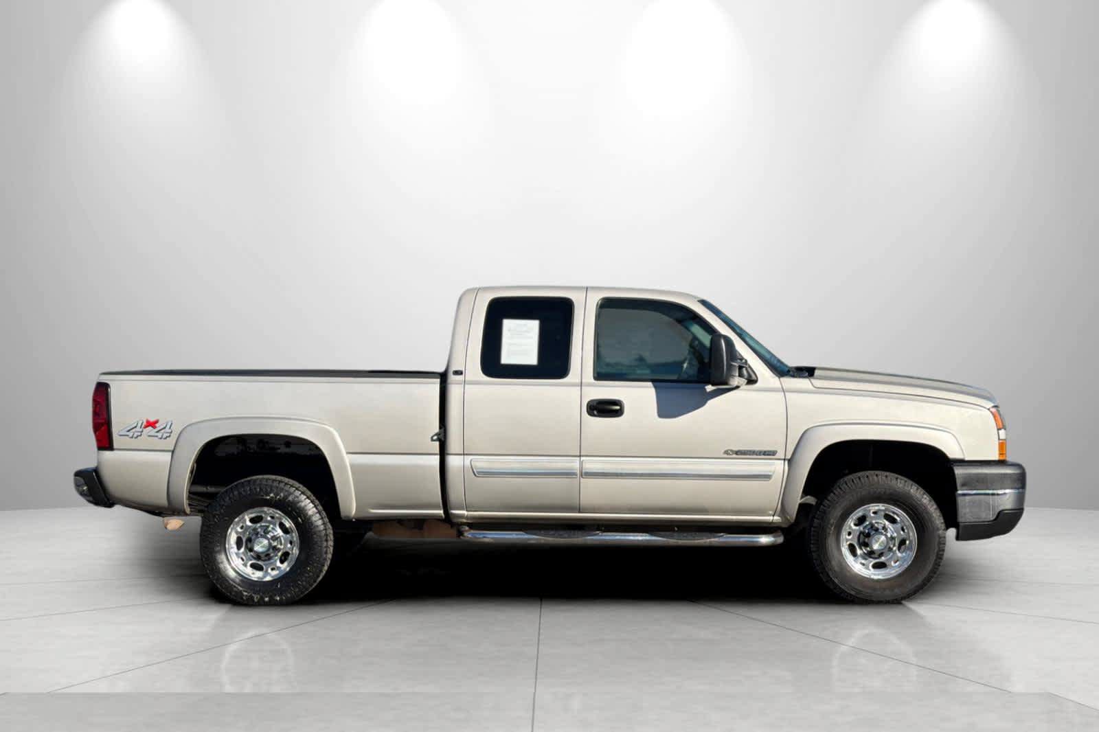 Used 2007 Chevrolet Silverado 2500 LT w/ Skid Plate Package AWD/4WD image 8