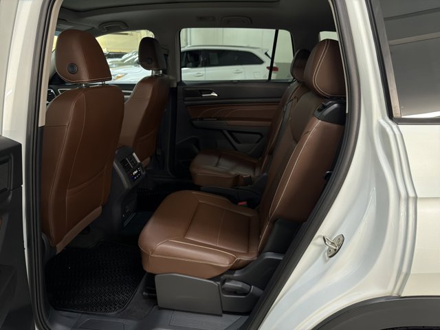 Certified 2023 Volkswagen Atlas SEL R-Line AWD/4WD image 22