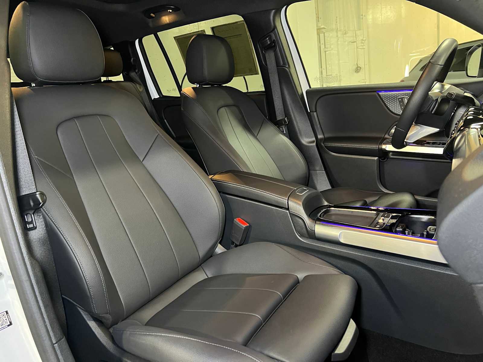 Certified 2025 Mercedes-Benz GLB 250 4MATIC image 13