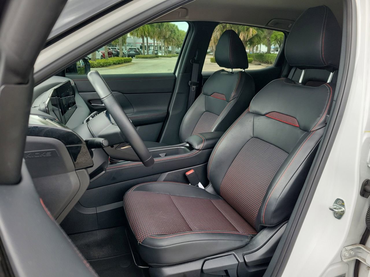 Used 2025 Nissan Kicks SR image 16