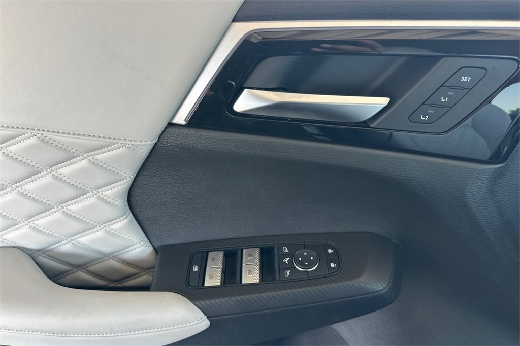 New 2025 Mitsubishi Outlander SEL image 12