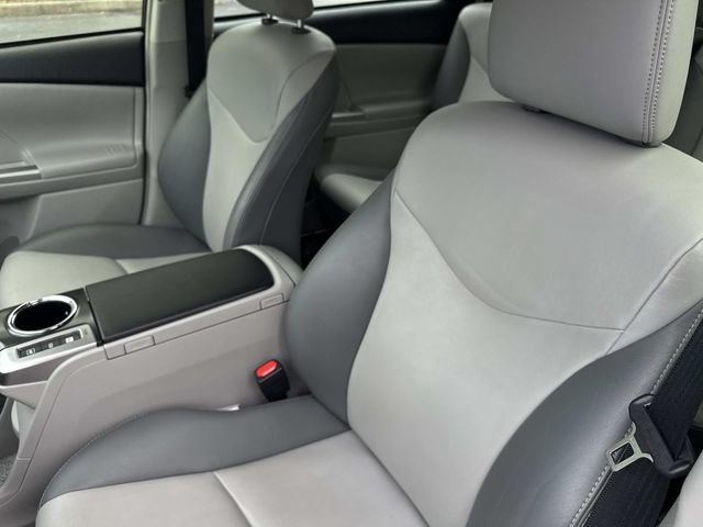 Used 2017 Toyota Prius V Four FWD image 21