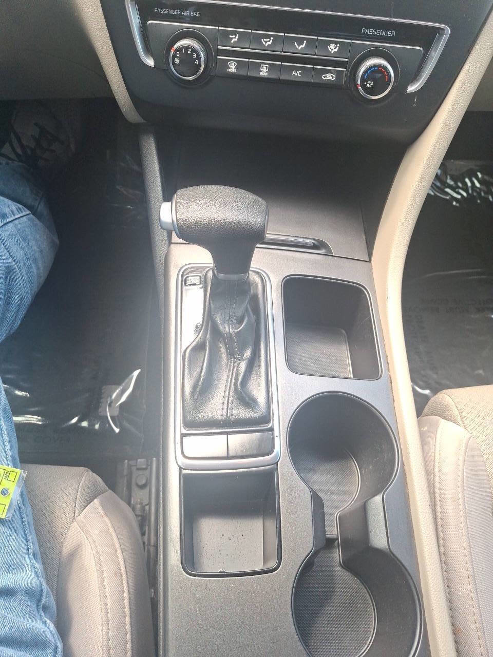 Used 2017 Kia Optima LX w/ Convenience Package FWD image 10