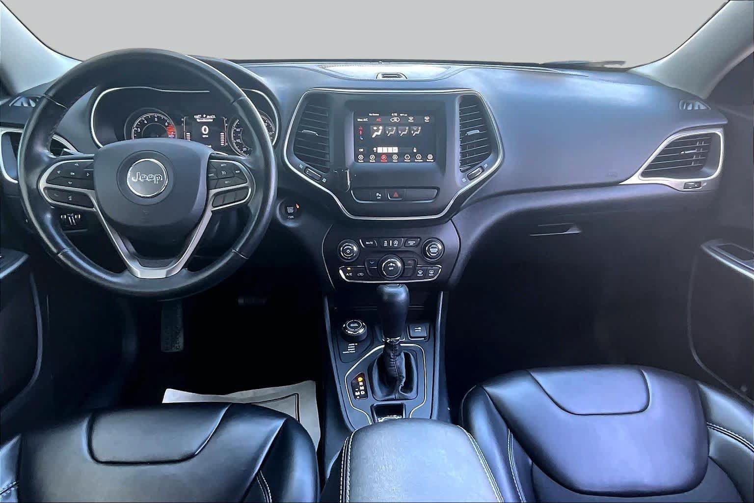 Used 2019 Jeep Cherokee Latitude Plus AWD/4WD image 15