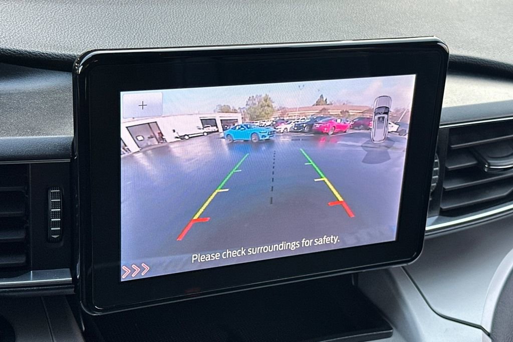 Certified 2022 Ford Explorer XLT w/ Equipment Group 202A image 18