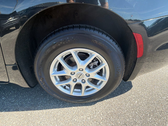Used 2023 Chrysler Pacifica Touring-L FWD image 19