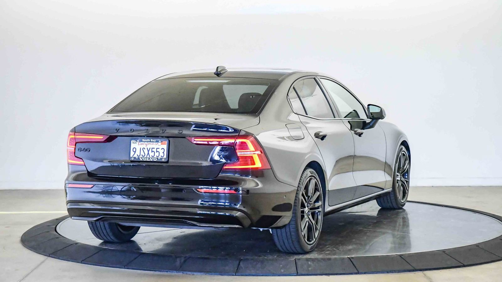 Certified 2024 Volvo S60 B5 Plus w/ Climate Package image 5