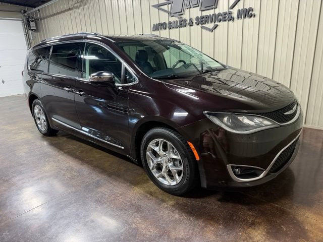 Used 2017 Chrysler Pacifica Limited FWD image 6