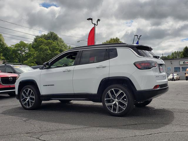 Used 2024 Jeep Compass Limited w/ Elite Group image 5