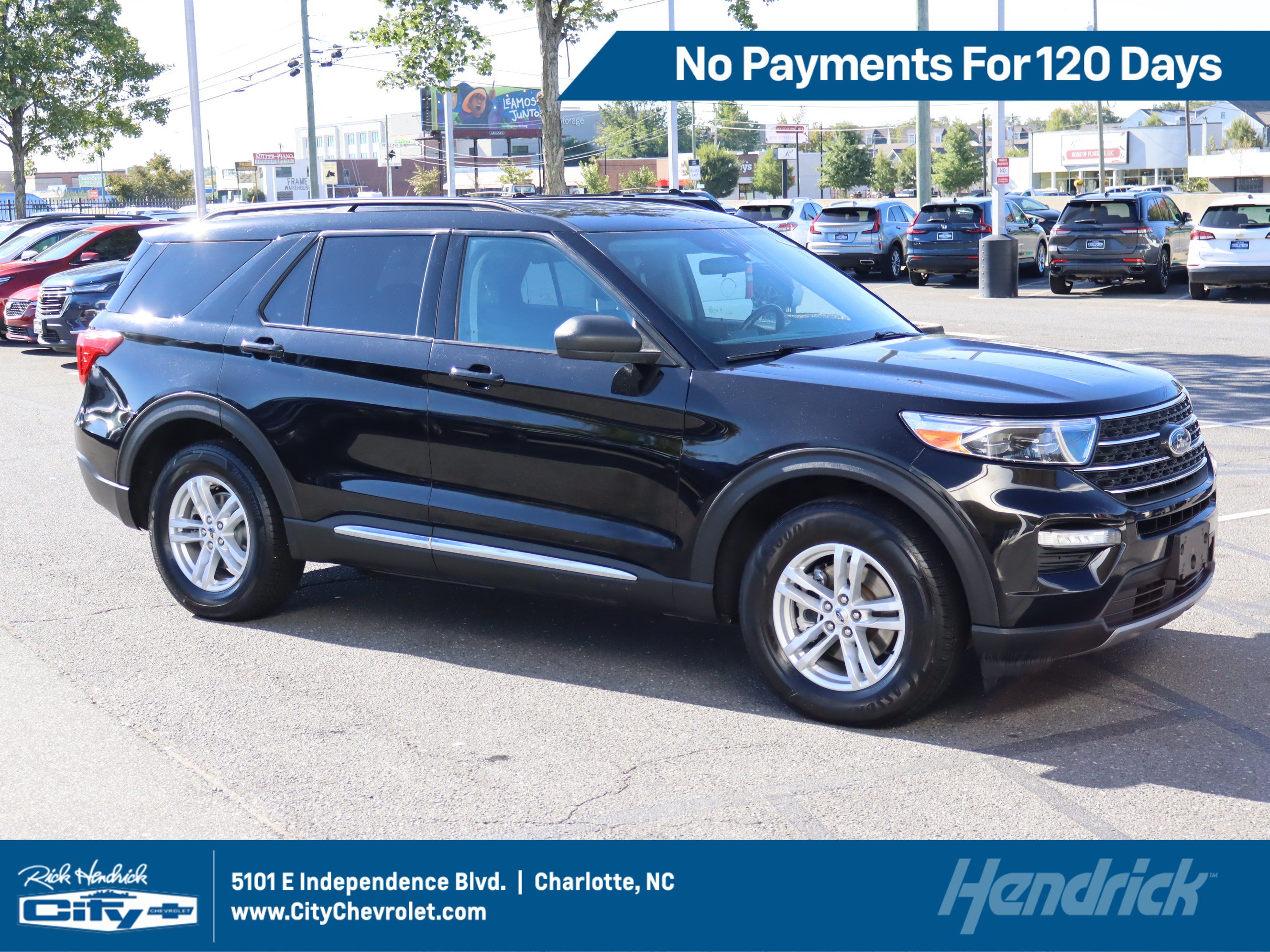 Used 2023 Ford Explorer XLT w/ Equipment Group 202A AWD/4WD image 1