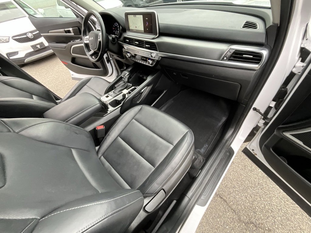 Used 2022 Kia Telluride LX image 35