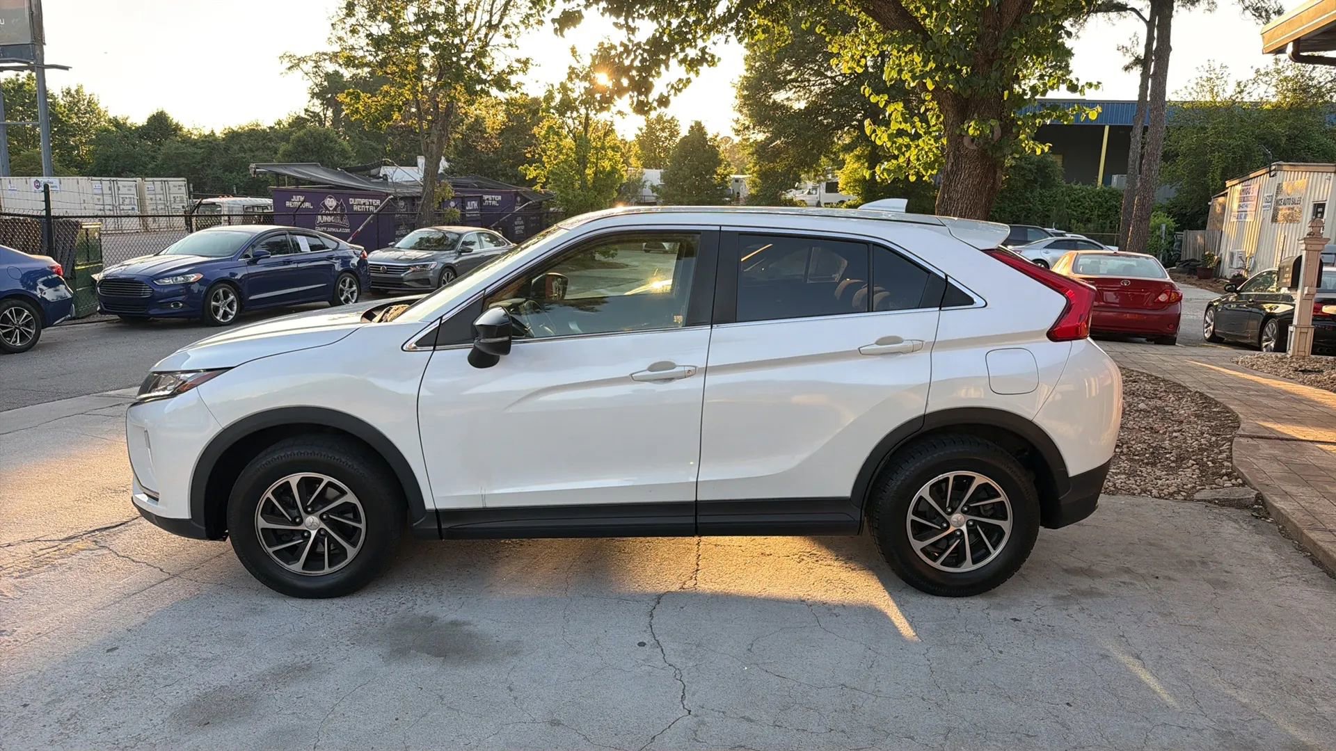 Used 2020 Mitsubishi Eclipse Cross ES image 2