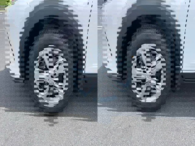 New 2025 Nissan Kicks Play S image 9