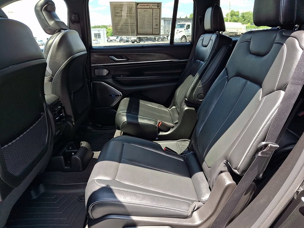 Used 2022 Jeep Grand Cherokee L Overland w/ Advanced Protech Group III AWD/4WD image 12