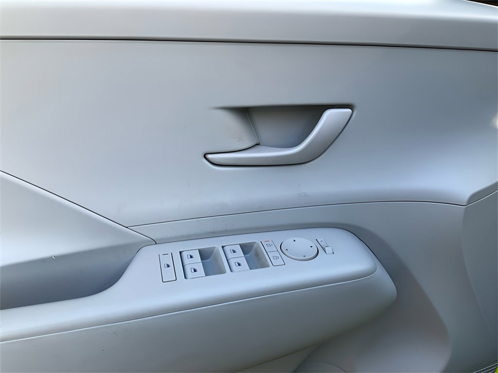 Certified 2024 Hyundai Kona SE image 17