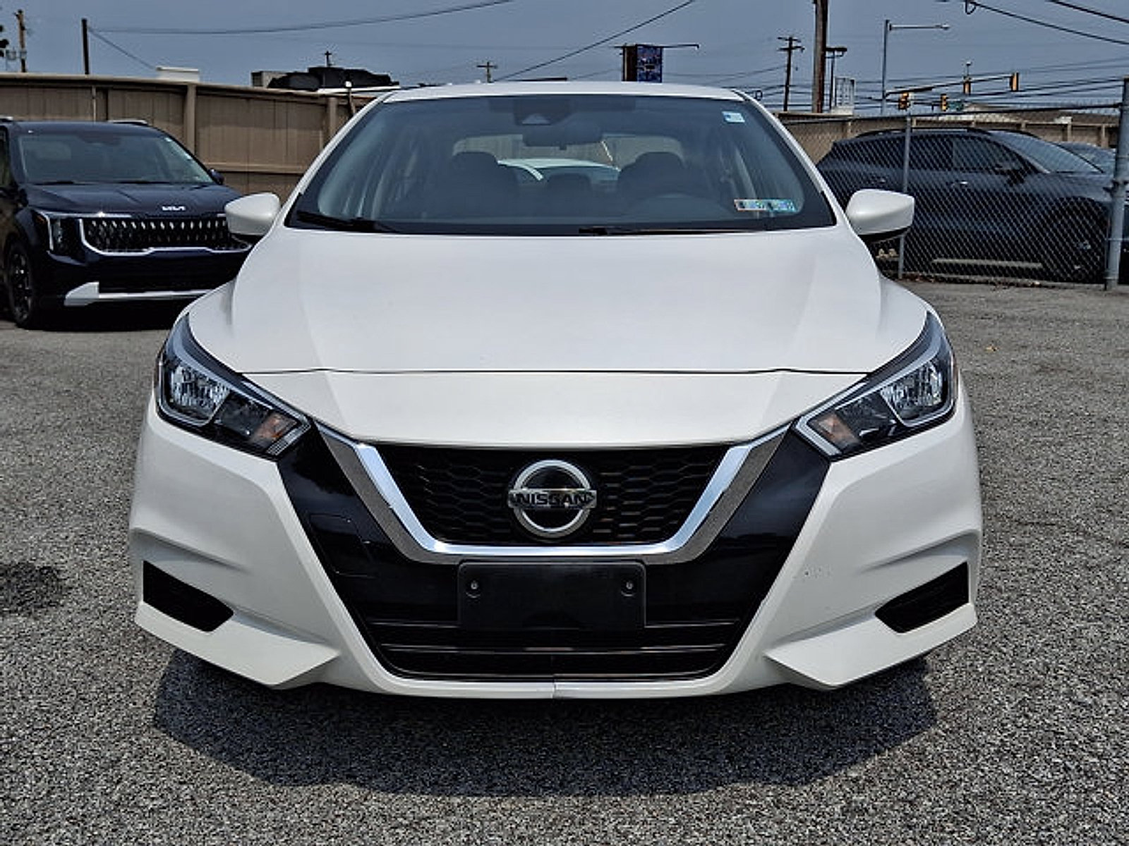 Used 2022 Nissan Versa SV w/ Trunk Package FWD image 2