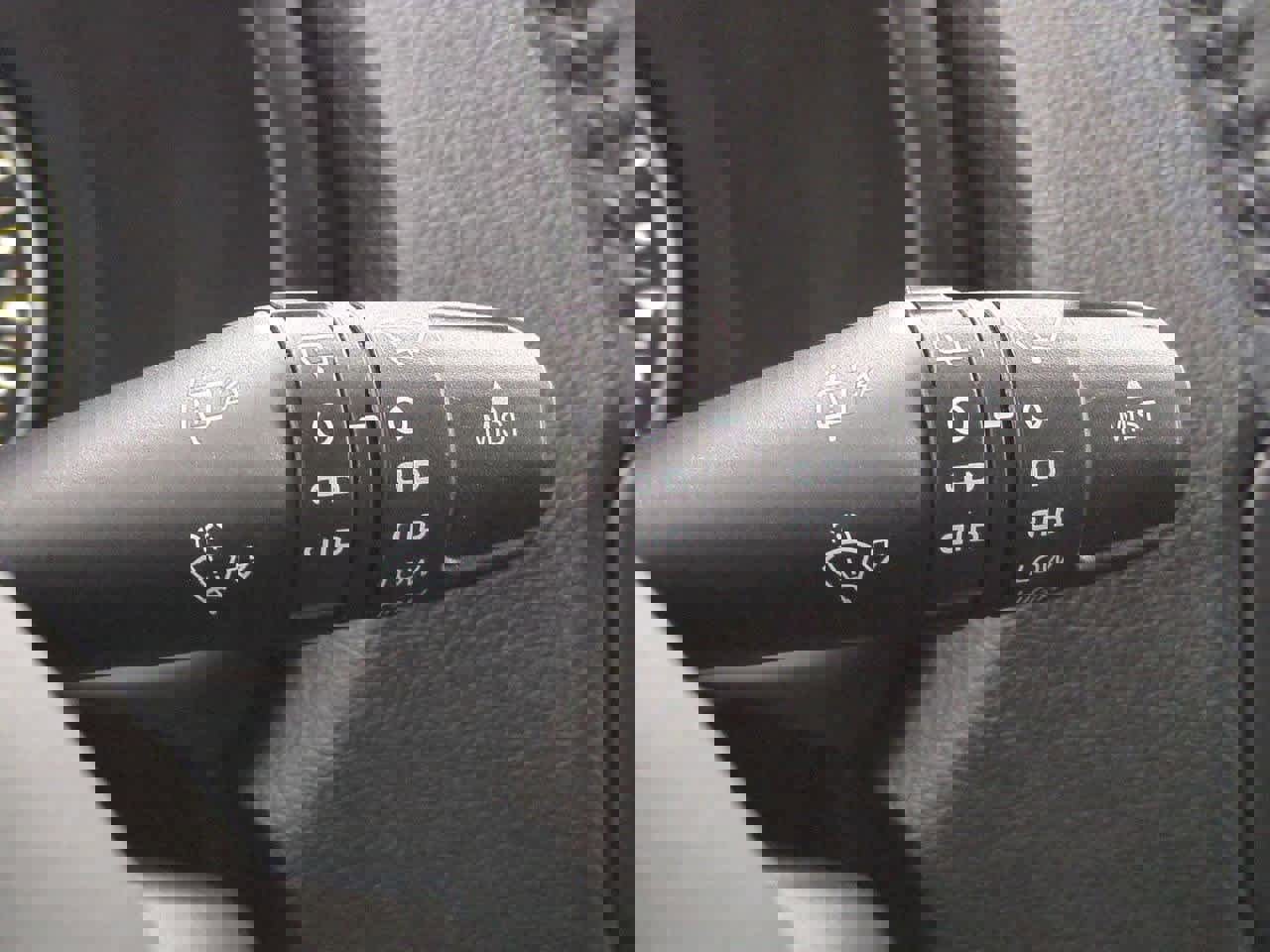 Used 2016 Jeep Renegade Latitude image 25