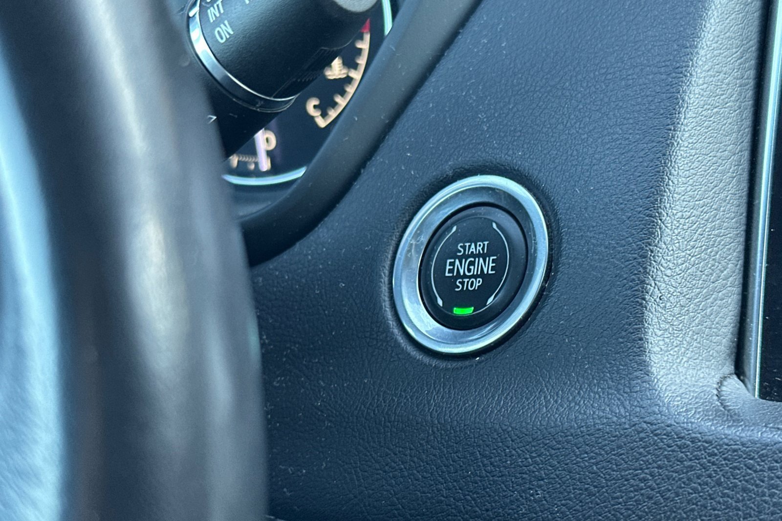 Used 2023 Cadillac XT4 Premium Luxury image 24