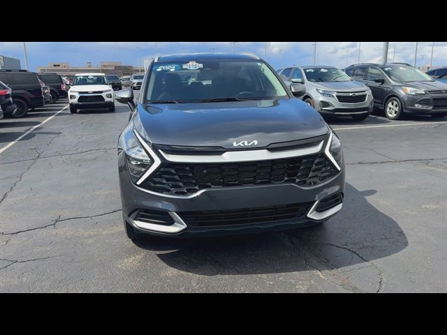 Used 2024 Kia Sportage EX image 3